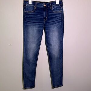 Women’s Size 10 Skinny Legged American Eagle Jeggings